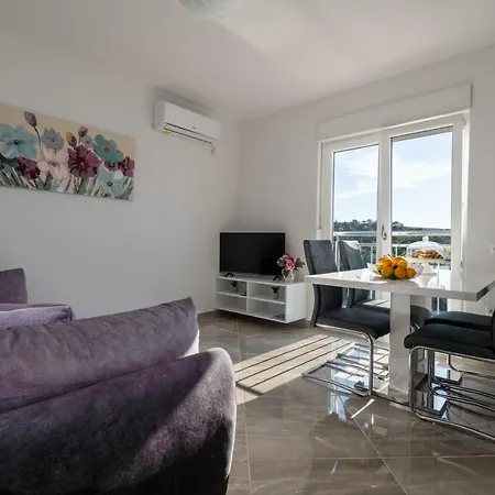 Maslina, Appartement Duba