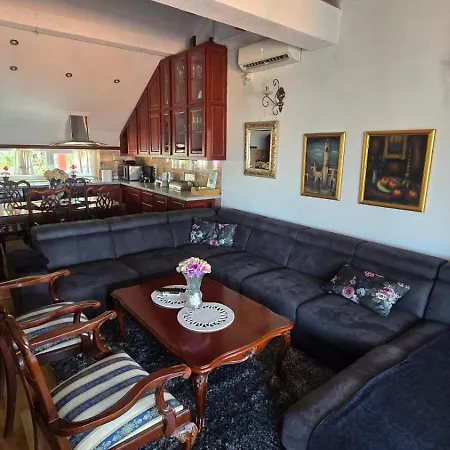 Villa Maslina Petraca